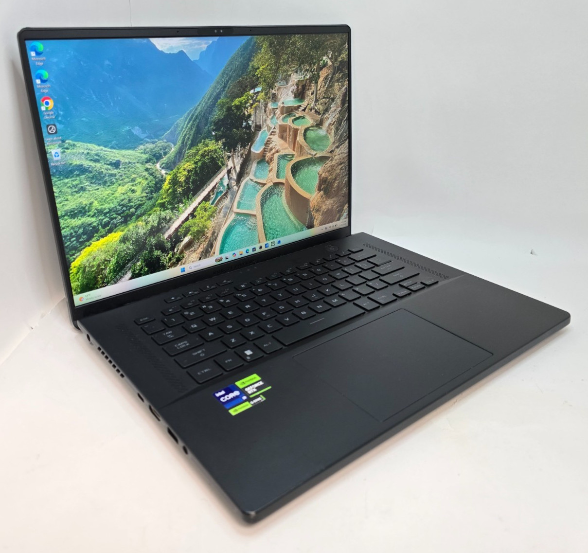 ASUS ROG M16 16″ i9-13900H 14C, 16GB, 1.5 TB SSD, RTX 4070, WQXGA 240HZ