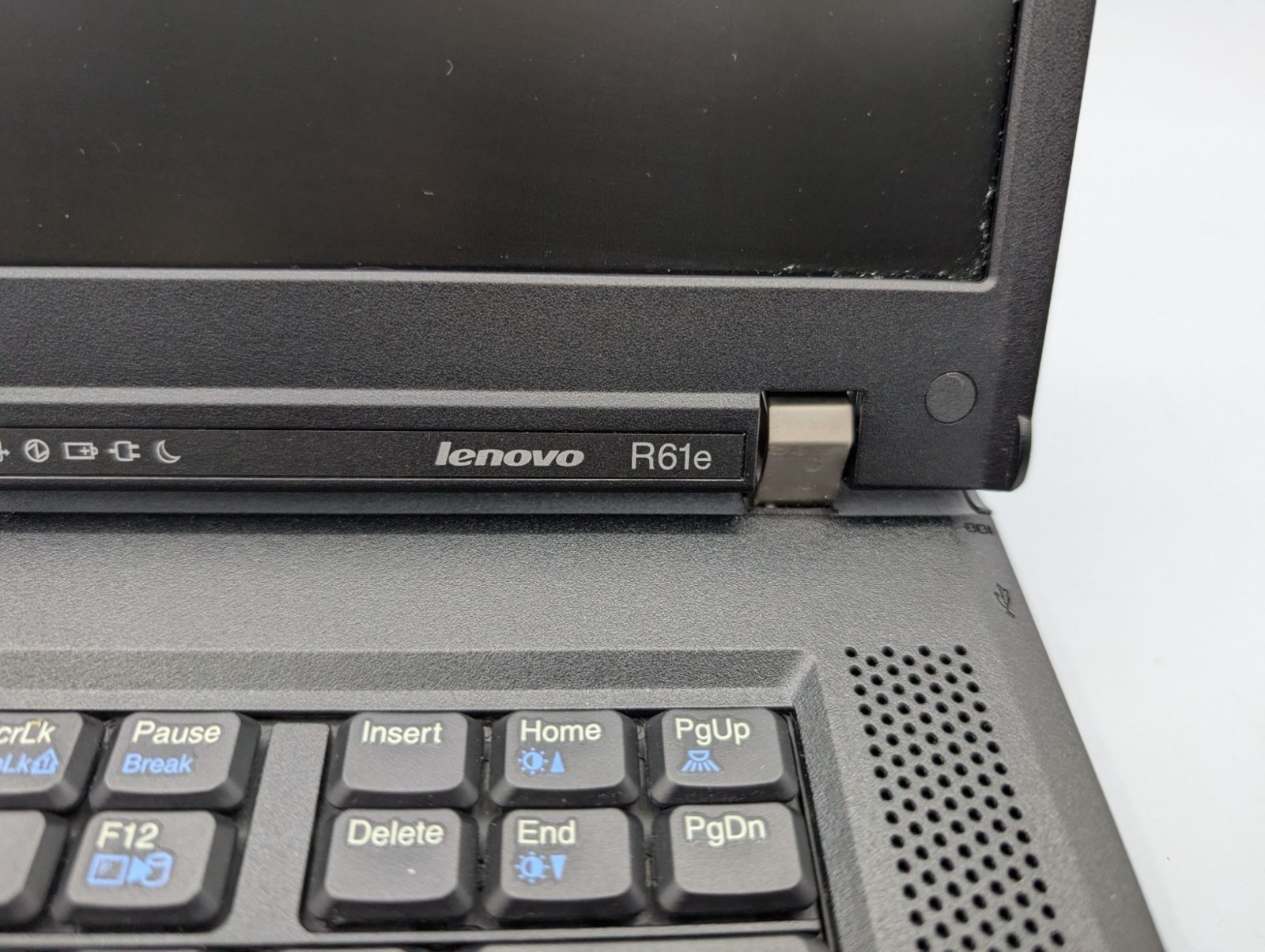 Lenovo ThinkPad R61e 15.6″ Laptop Celeron 540 1GB RAM For Parts