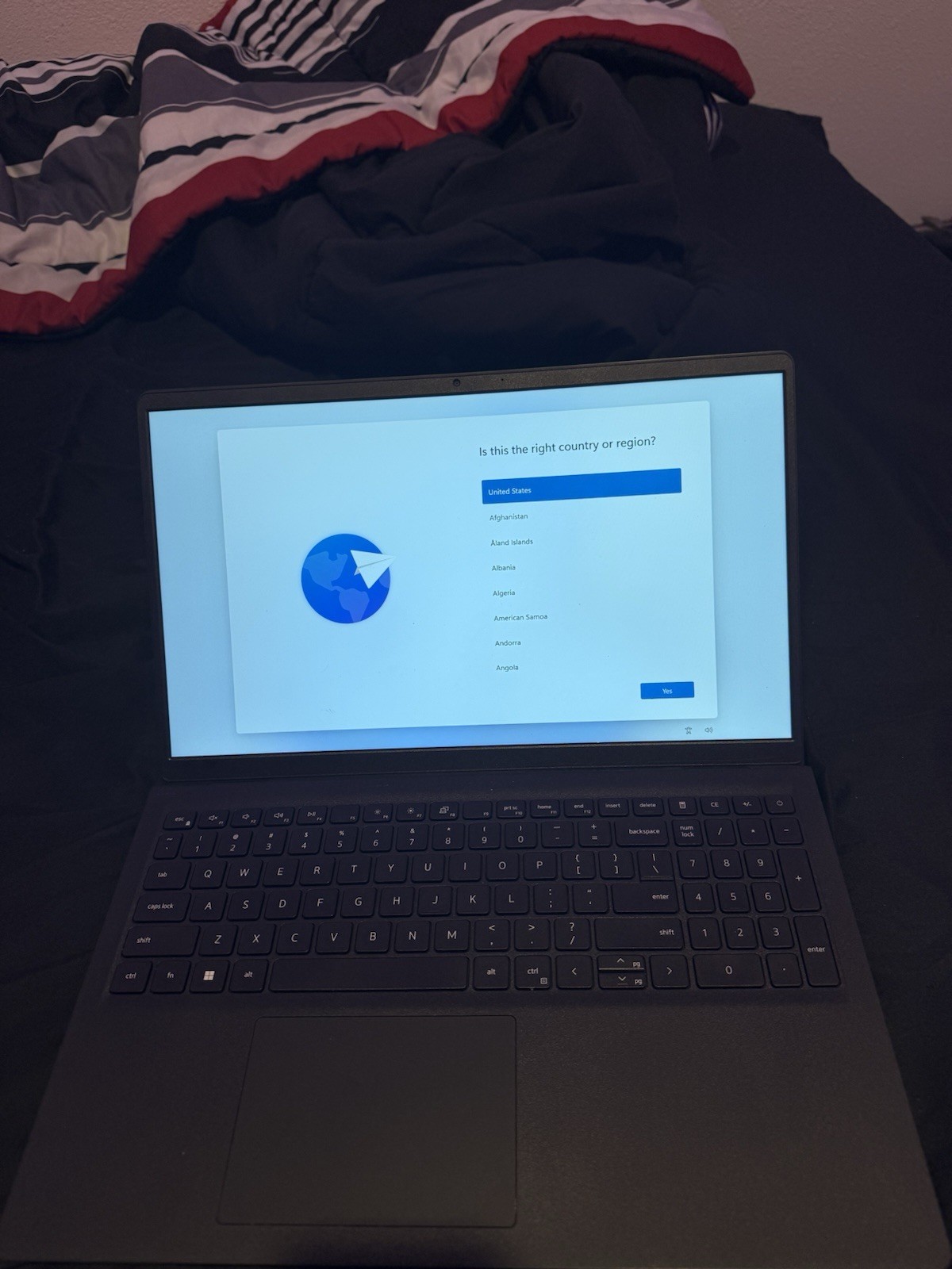 Dell Inspiron 3520 Laptop