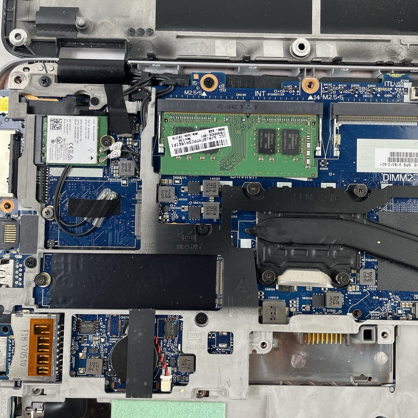 HP EliteBook 850 G3 15.6″ i5-6200U 2.30 GHz 8 GB RAM No SSD No OS – Bad Bottom