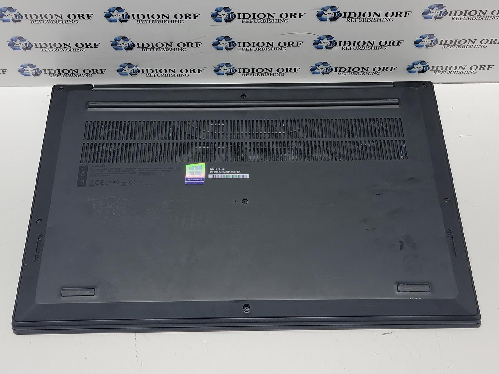 LENOVO ThinkPad P1 i7 8850H 2.60GHz 16 GB RAM P2000 512 GB SSD NO OS SKU 22233