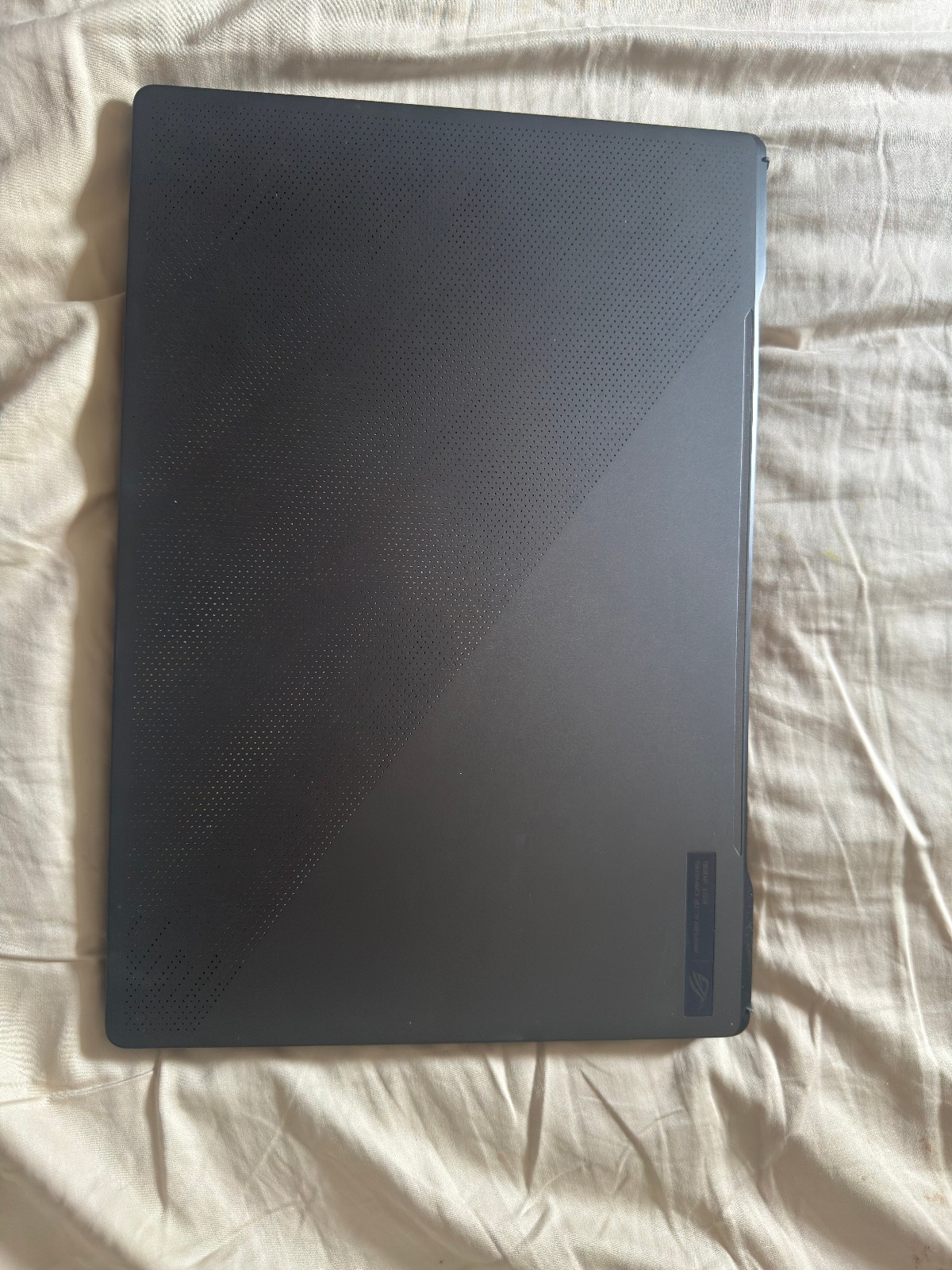 ASUS ROG Zephyrus G16 16″ (512GB SSD, Intel Core i7 13th Gen., 4.90GHz, 16GB,…