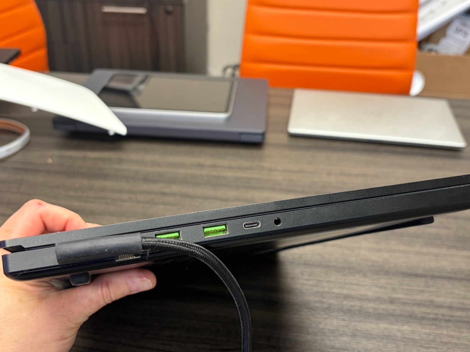 Razer Blade 17 RZ09-0406 i9-11900H 32GB 1TB SSD RTX 3080 Gaming Laptop