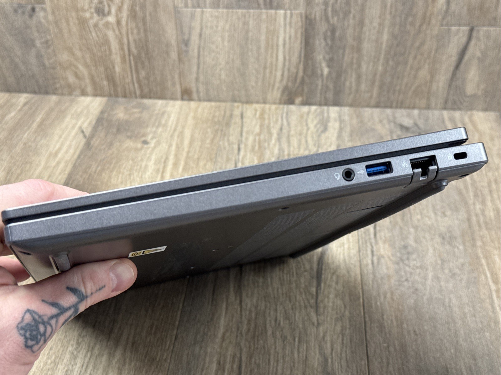 Acer TravelMate P214 i5 2.40GHz 8GB RAM 256GB SSD 14in