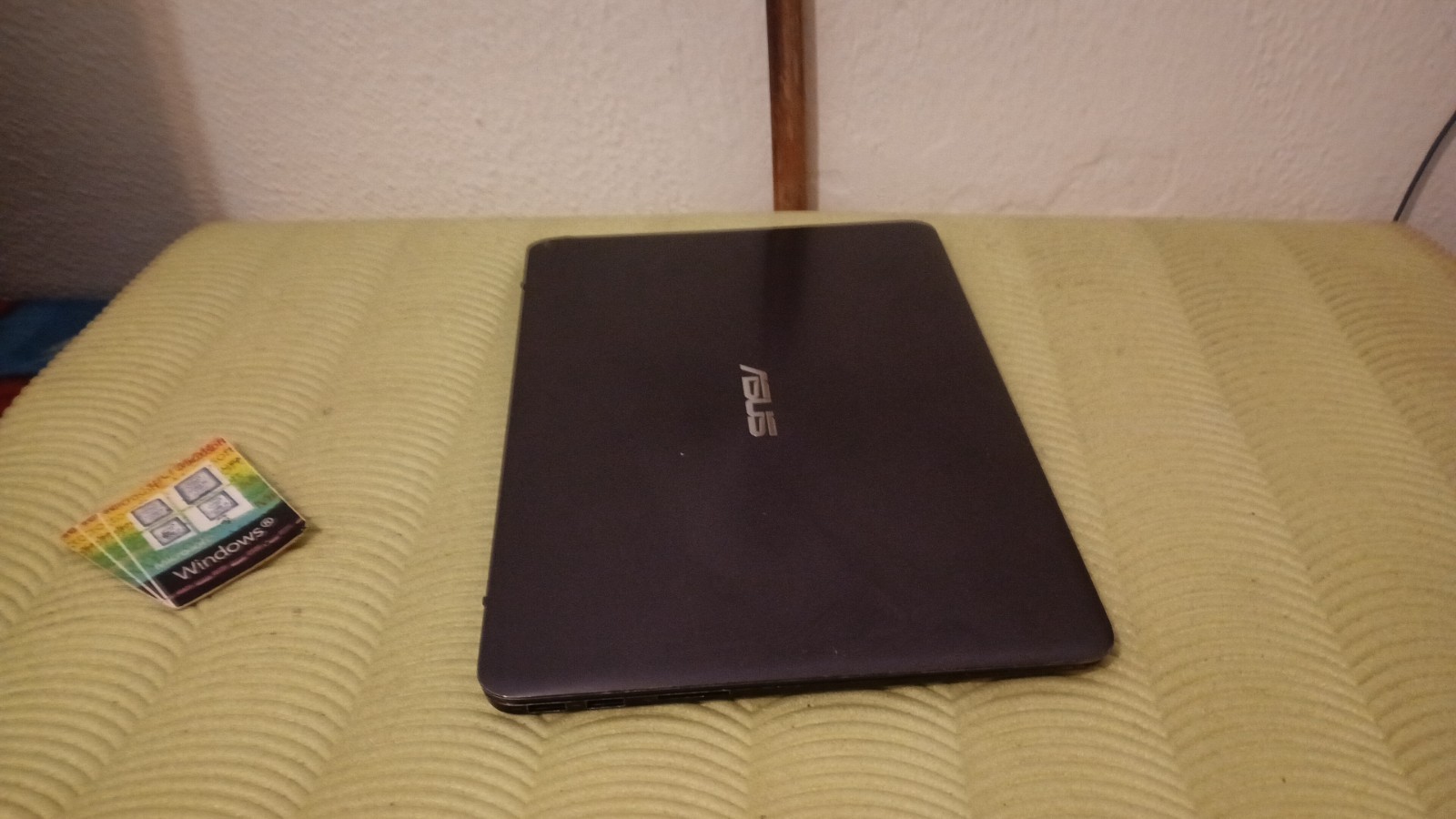 Asus VioBook UX303F 13.3″ FULLHD M-5Y10C 8gb 256gb ssd m2 win11
