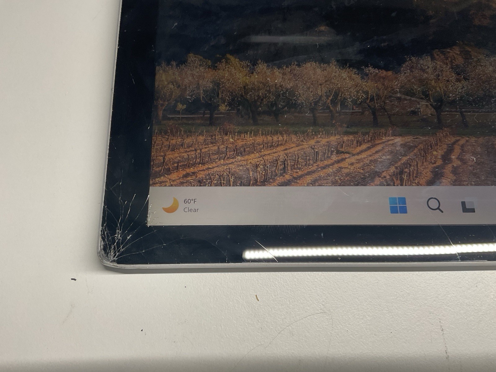 Microsoft Surface Pro 4 1724 12.3” Intel i5-6300U 8GB RAM 256GB SSD WIN11P-READ