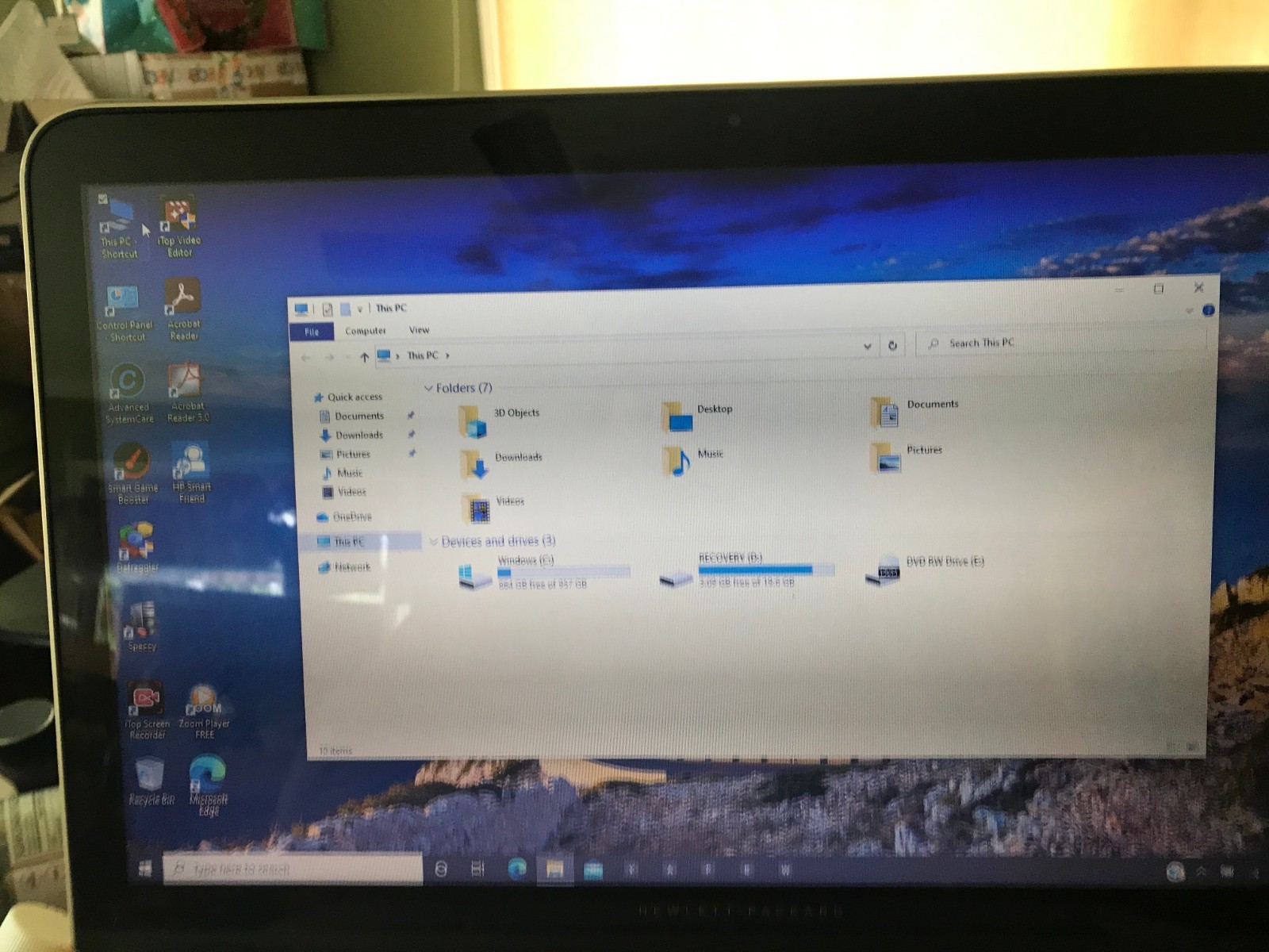 HP Laptop Compute 17.3- AMD-A-10-4-core-16GB RAM- 1TB SSD AMD Radeon R6 -Gold