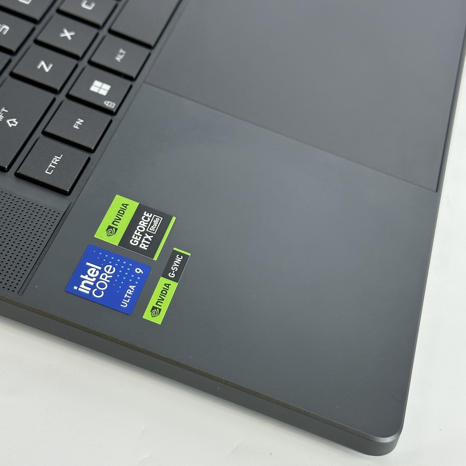 Asus ROG Zephyrus G16 GU605 240Hz QHD+ 2.5GHz Ultra 9 185H 32GB 2TB SSD RTX 4090