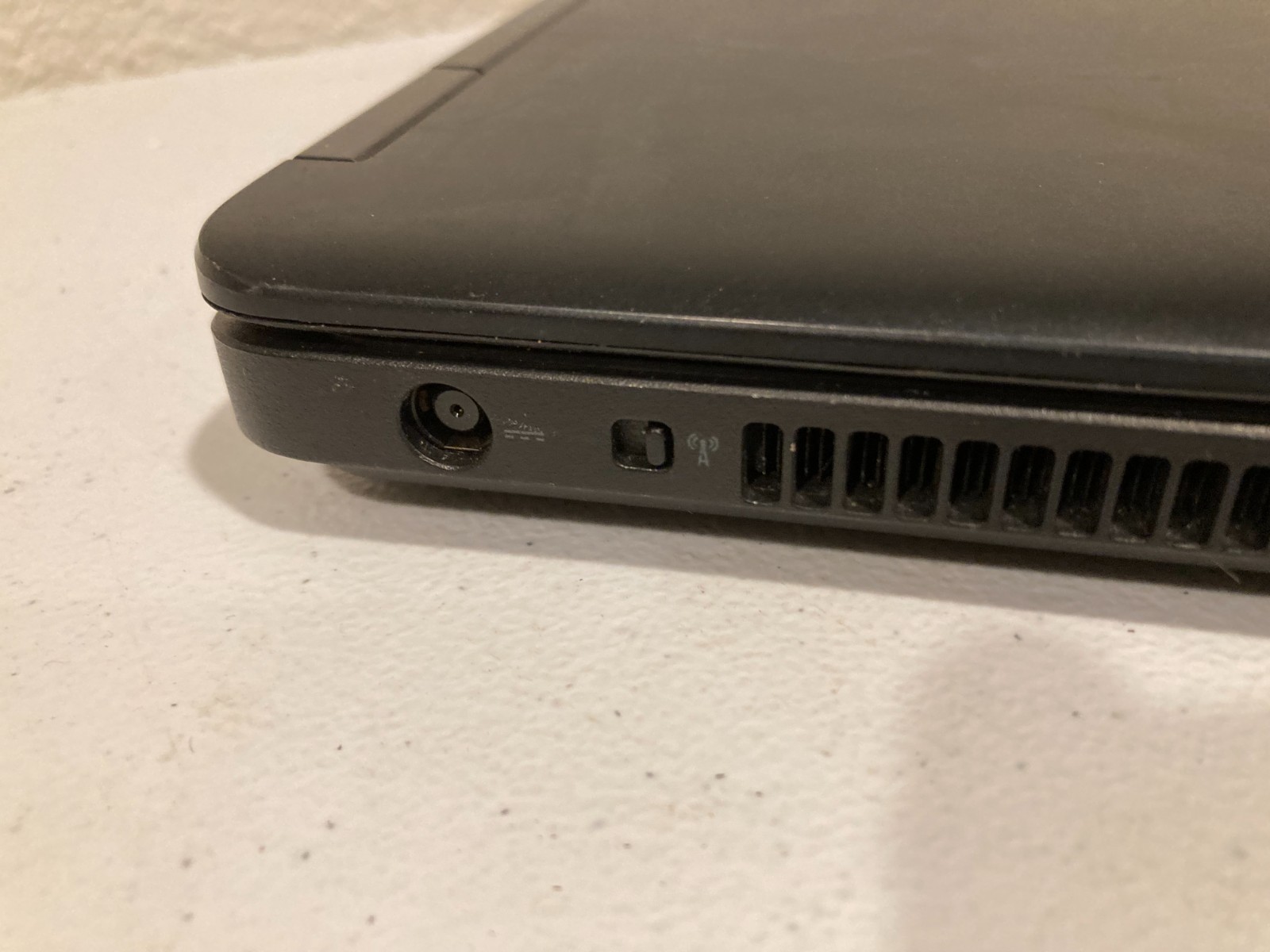 Dell Latitude E5440 14″ Laptop i5-4310U 2GHz 8GB RAM 500GB HDD WiFi HDMI Fedora