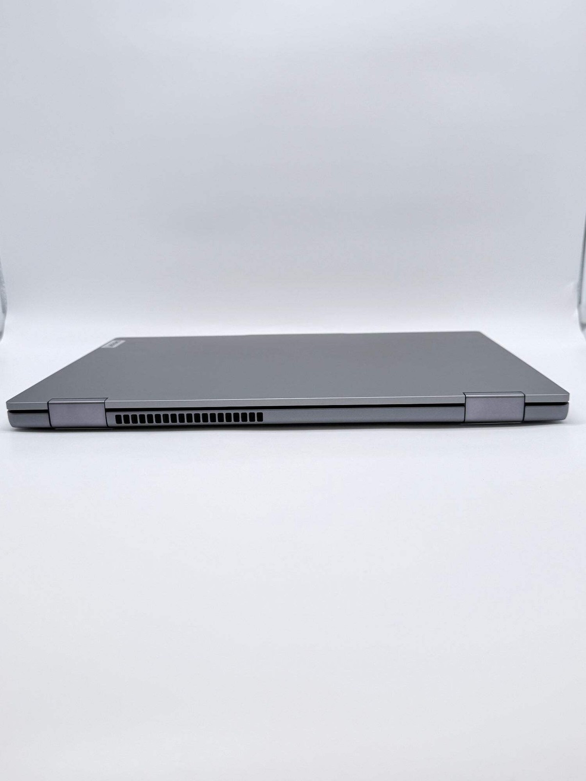 Lenovo IdeaPad 5 2-in-1 16AHP9 16″ Ryzen 7 8845HS 16GB RAM 1TB SSD Windows 11 Gr