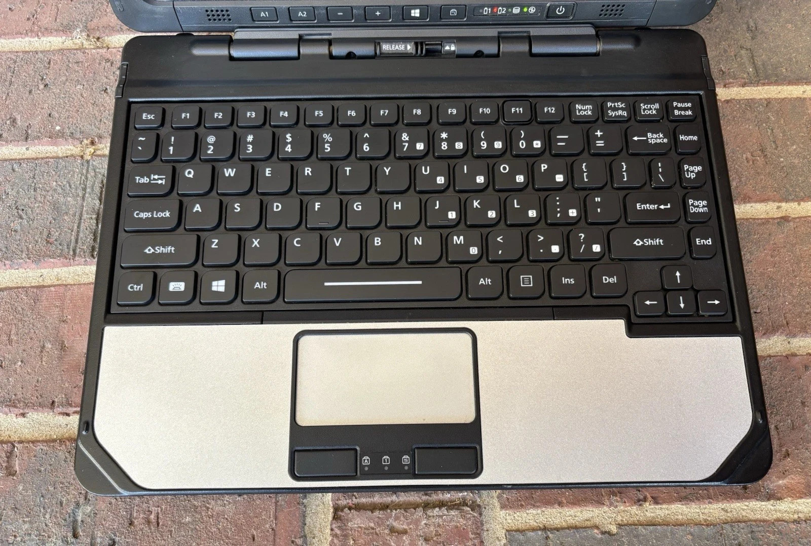 Panasonic Toughbook CF-33 12.1″ Slim 2.6GHz Core i5-7300U 16GB 512GB SSD Win 11