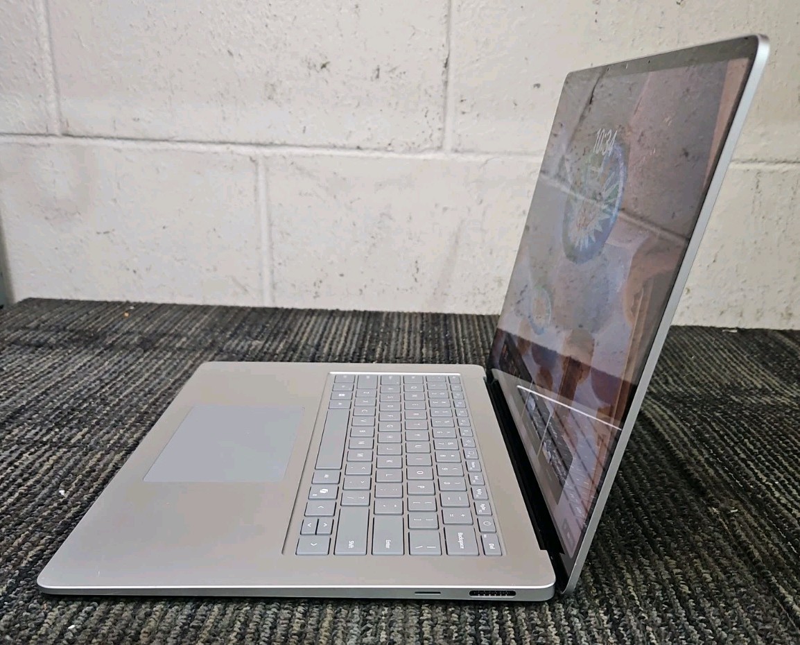 Microsoft 2037 Surface Laptop Snapdragon X Elite 16GB Go RAM GT RAM 512GB