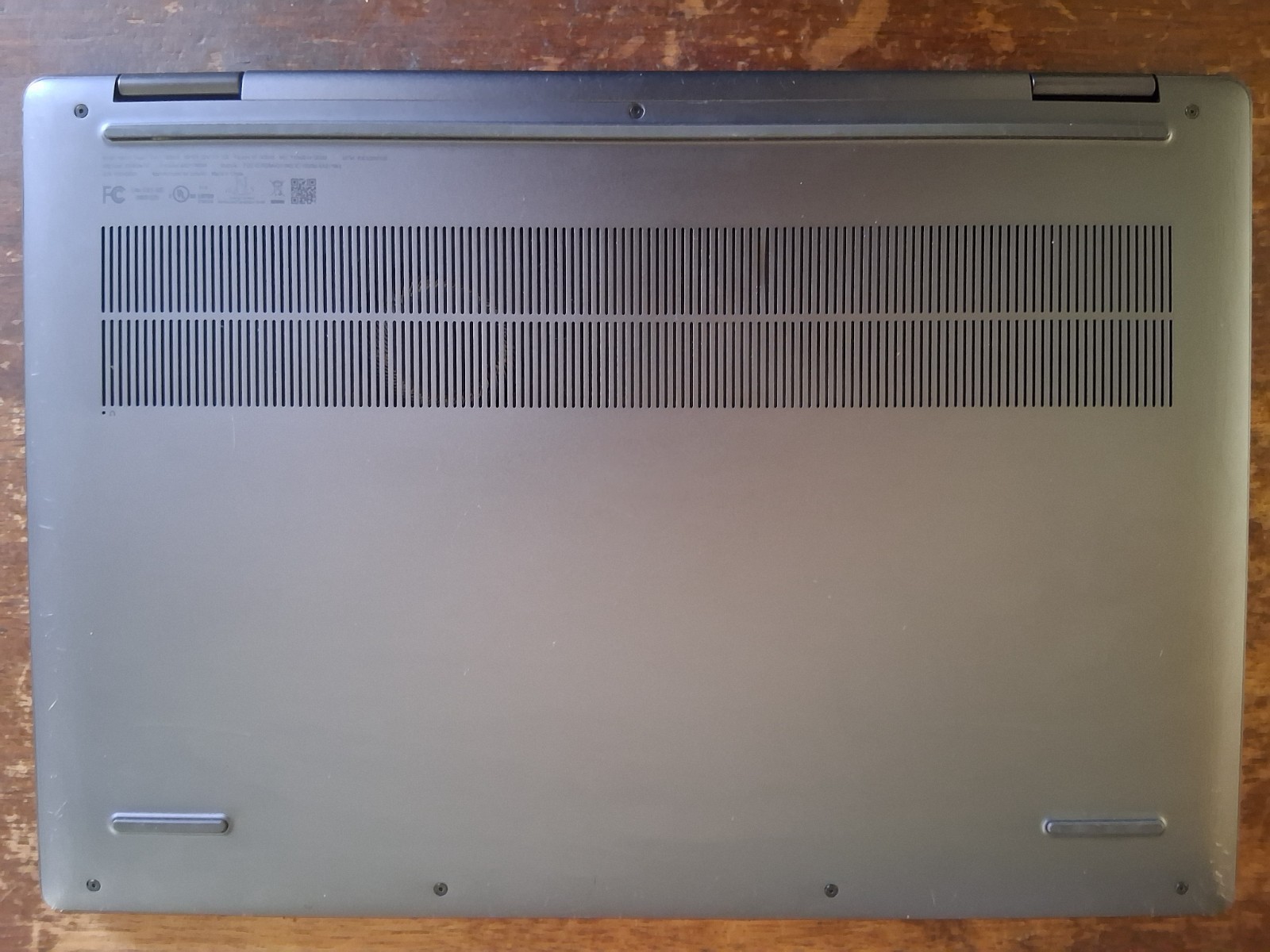 Lenovo Yoga 7 2-in-1 16IML9 16″ 16GB 512GB HD (1.3GHz Intel Core 5) Laptop, Gray