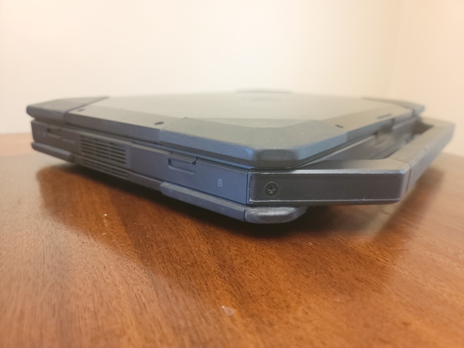 Dell Latitude 14 Rugged 5404 | i5-4650U | 8GB RAM | 256GB SSD | Win11Pro