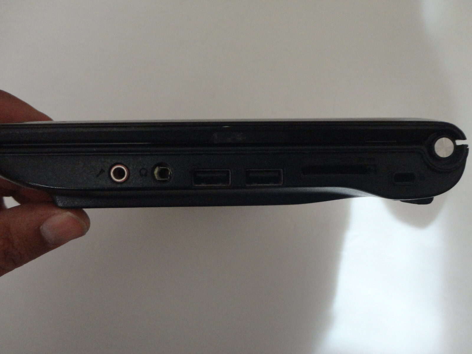 Acer Aspire One Series Model ZG5 Netbook-10.1″ (untested, no charger) AS IS!