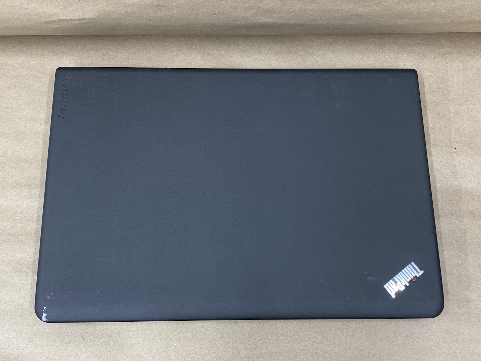 Lenovo E565 – 15.5′ 1366×768 – AMD A6-8500P – 4GB – 128GB SSD – Win 10 Pro