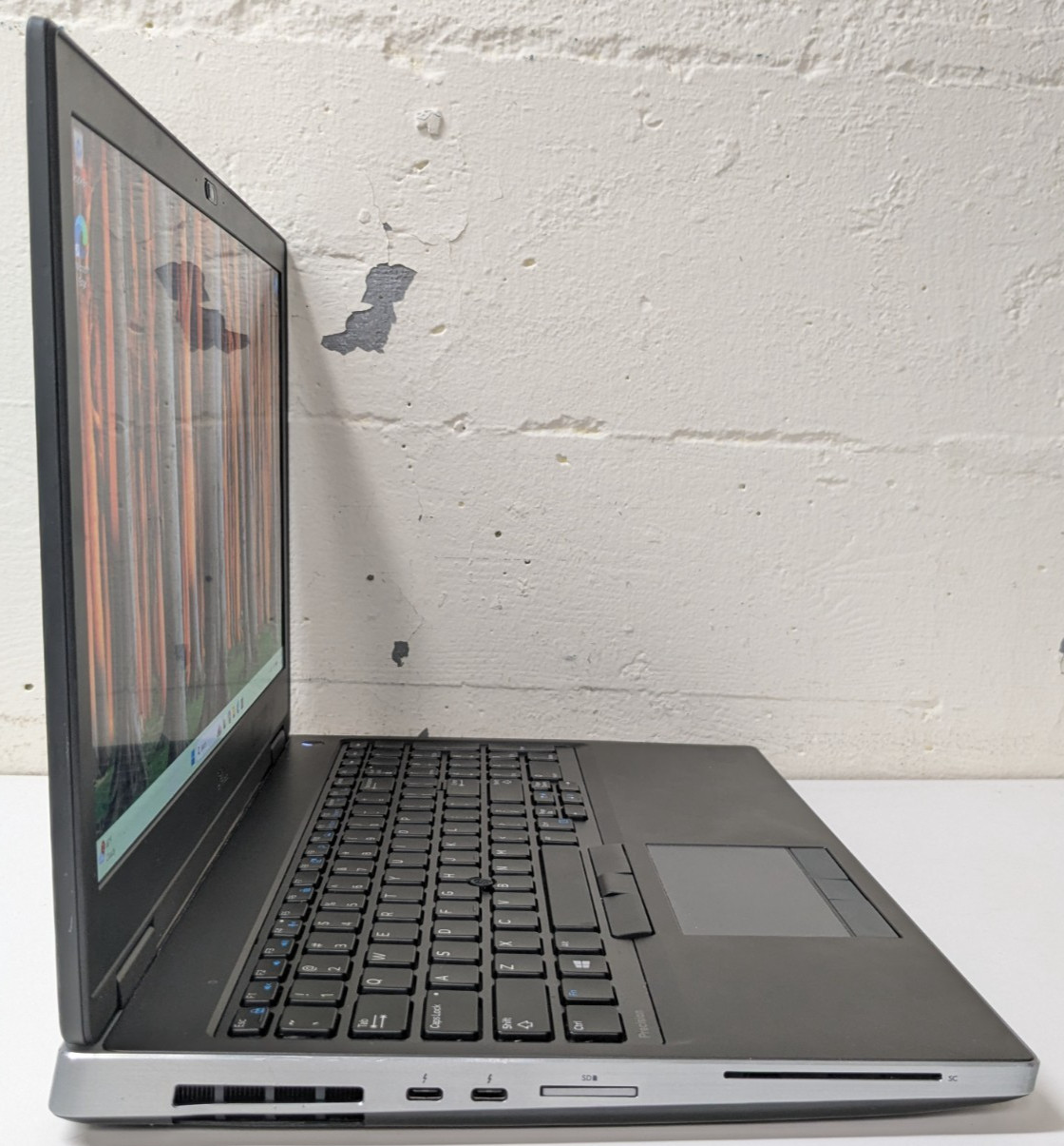 Dell Precision 7540 15.6″ i9-9880H 2.30GHz 32GB 512GB SSD W11P T1000 6X4L453