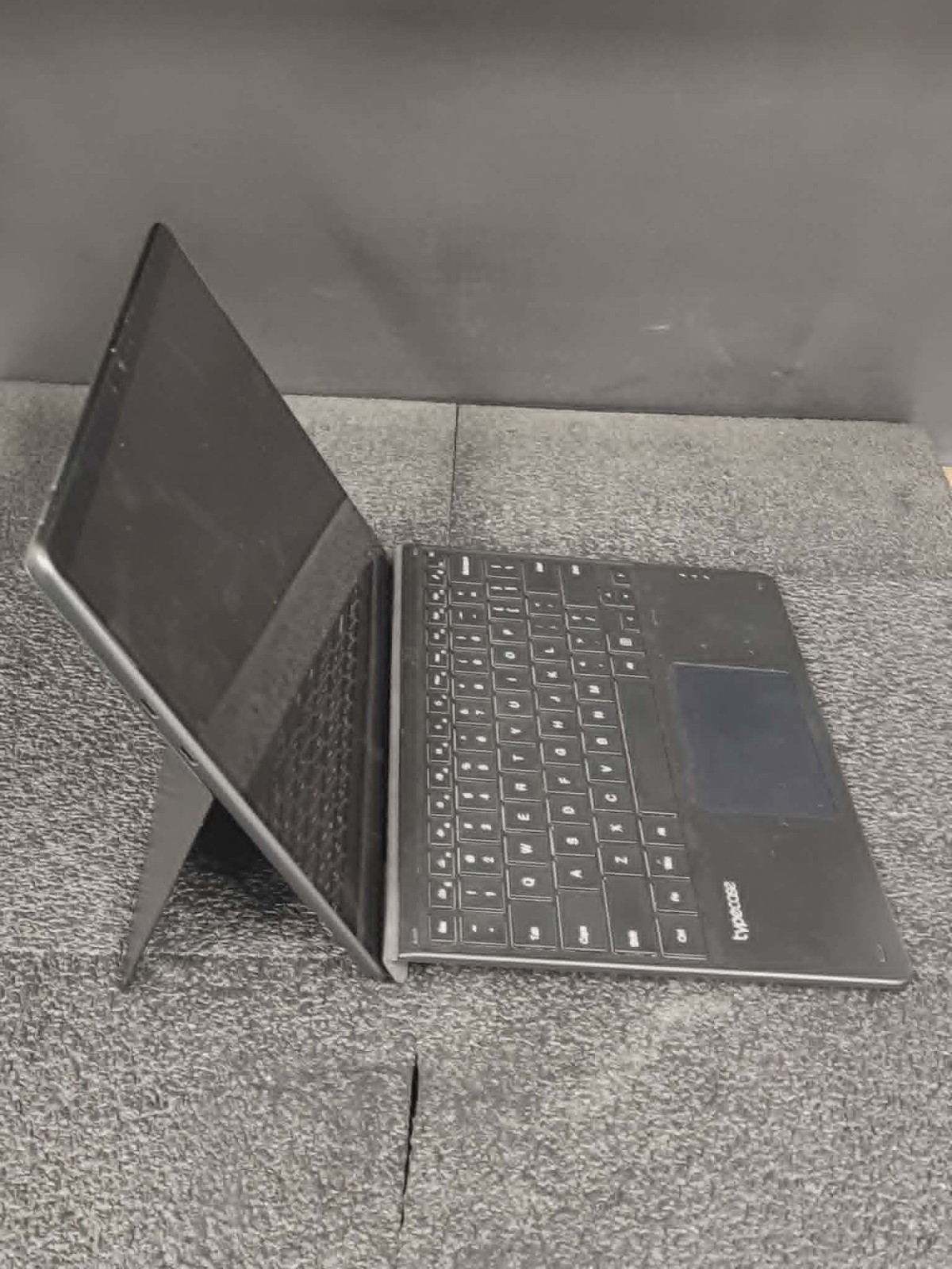 Microsoft Surface Laptop 7 13.8″ 2079 Ultra 7 165U 2.10GHz 16GB LPDDR5X 512GB