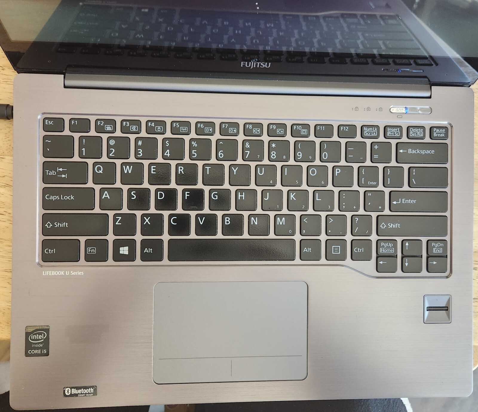 Fujitsu LifeBook U904 Ultrabook Intel Core i5-4300u Touchscreen