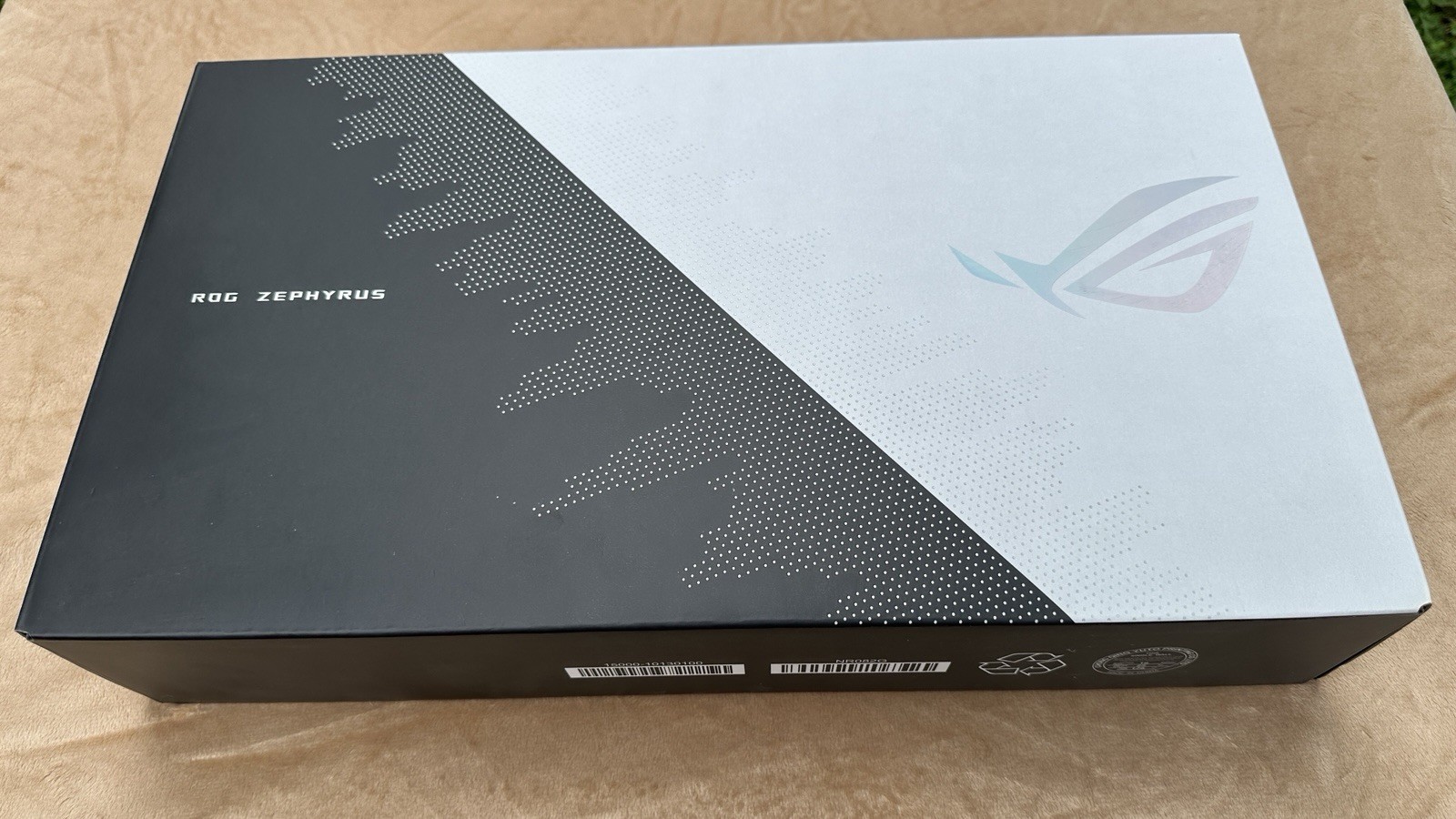 ASUS ROG Zephyrus G14 AniME Matrix GA401IV-XS96 Ryzen 9 16GB 1TB SSD RTX 2060