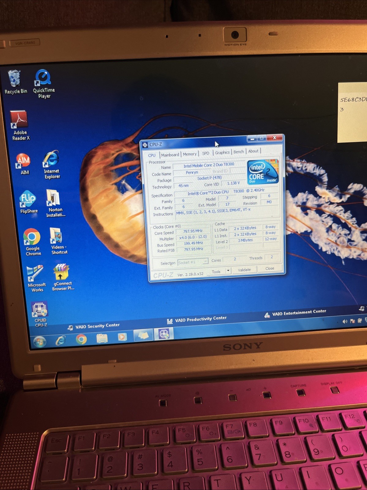 Sony Viao VGN-CR490 Aesthetic Windows 7 Laptop Core 2 Duo T8300, 2GB RAM , 230GB