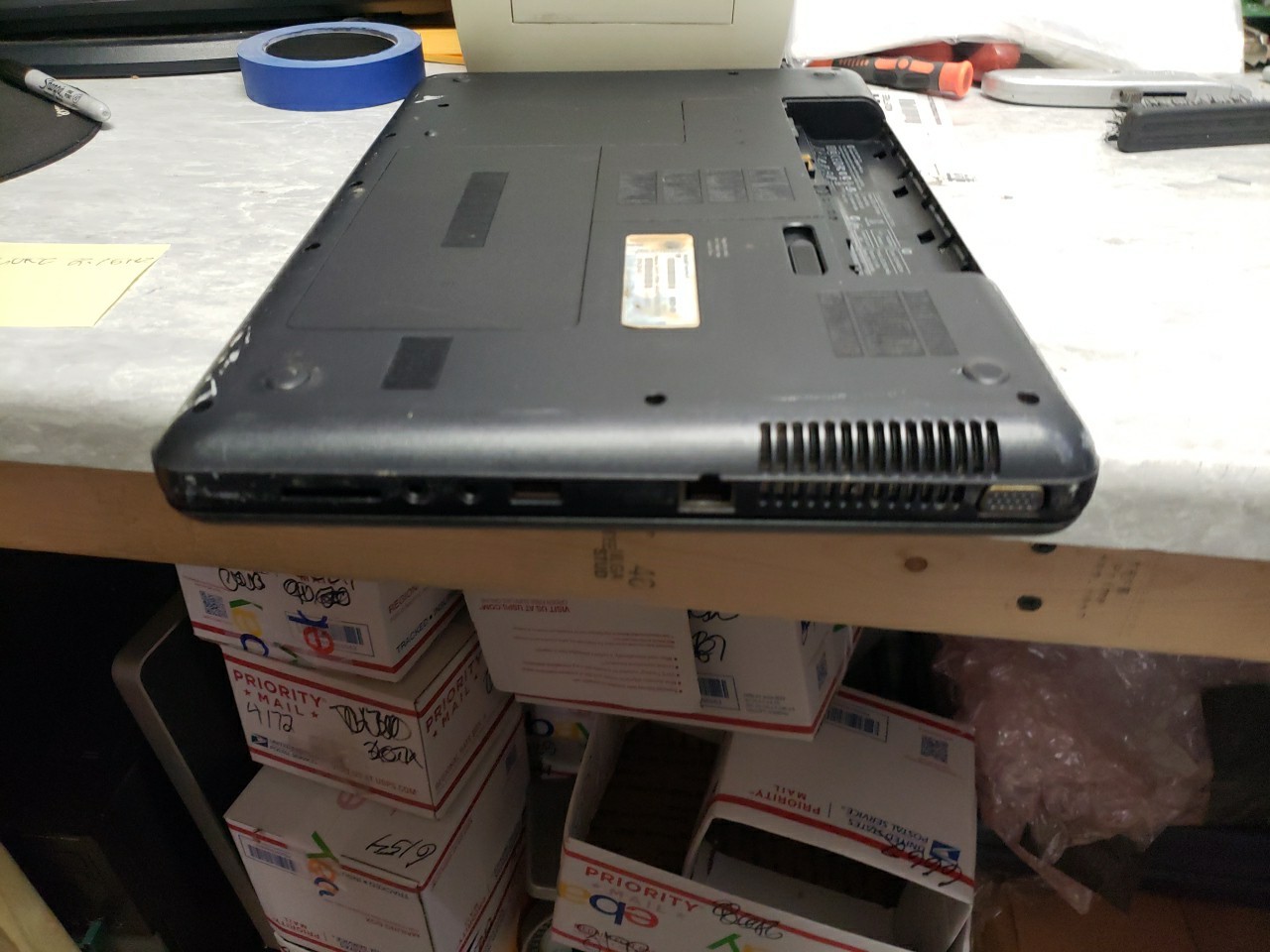HP 2000 NOTEBOOK BOOTS TO BIOS AMD E-2 4GB RAM 15.6 SCREEN READ AD FREE SHIP