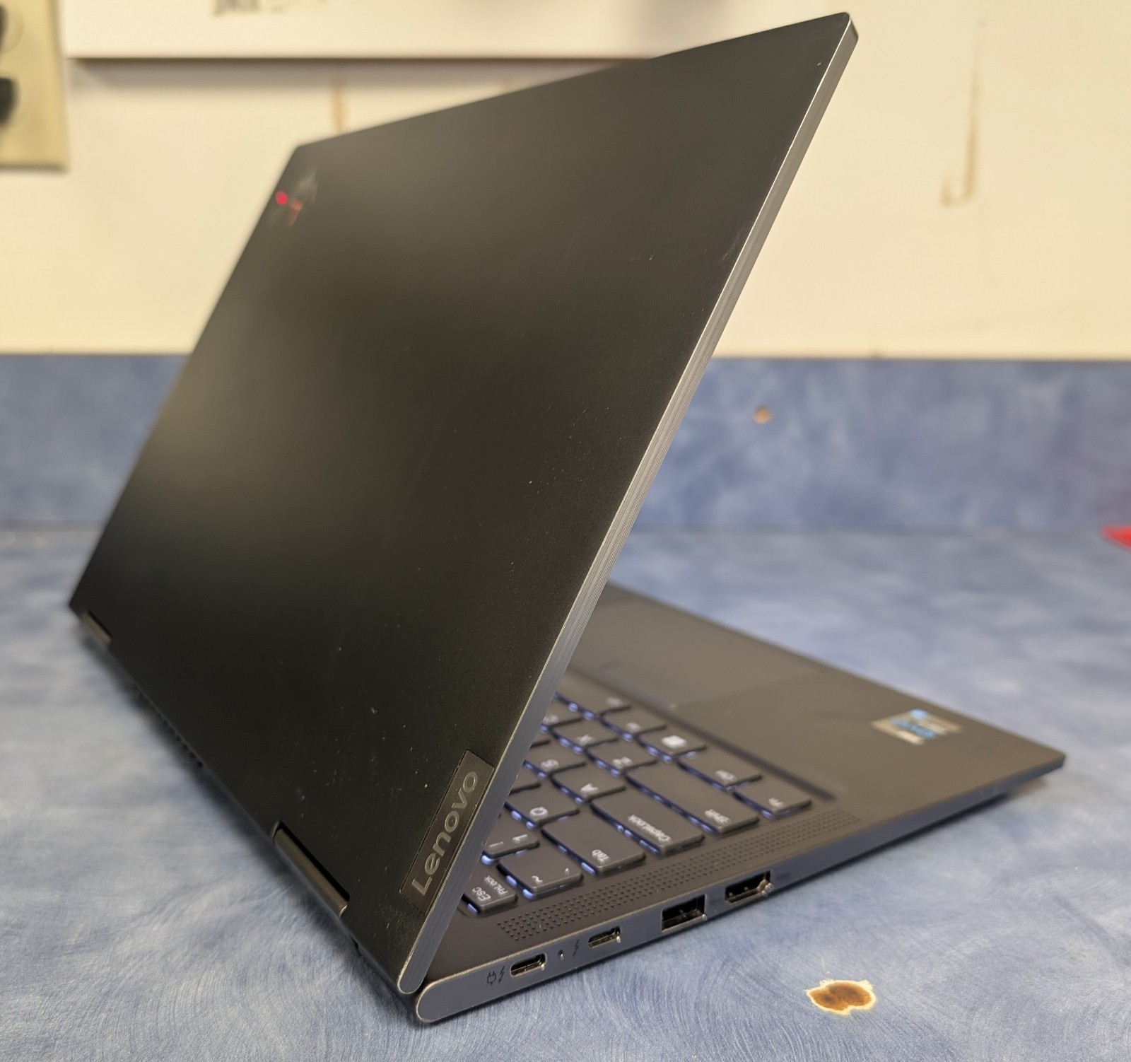 Lenovo THINKPAD X1 YOGA GEN 6 14″ i7-1185G7 16GB RAM 512GB SSD Win 11 Pro