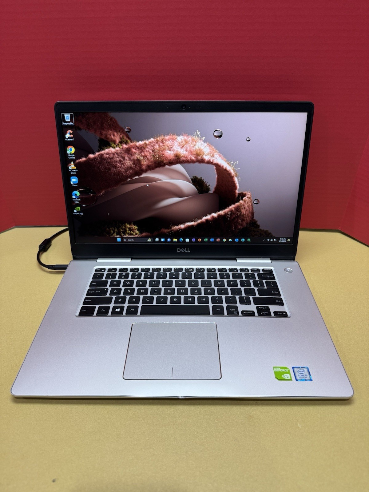Dell Inspiron 7580 15” i5 8265U 1.6GHz 16GB RAM 256GB SSD NVIDIA GeForce MX150