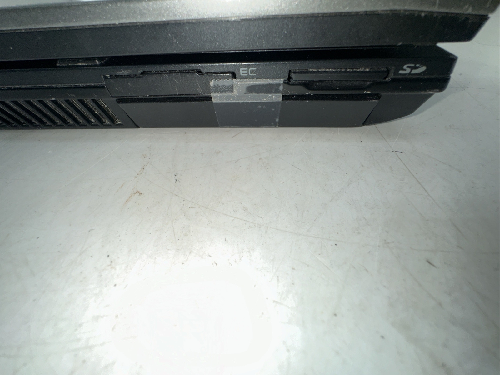 Dell Latitude E6510 15.6″ I5 M540 2.53GHz 4GB DVD WiFi Laptop NO Hard drive