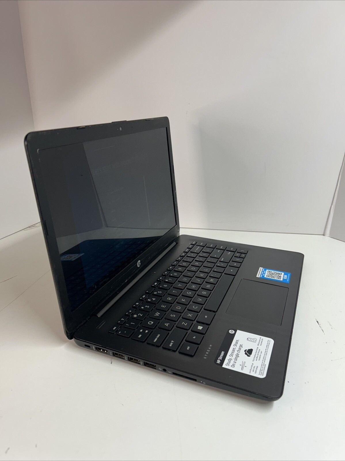 HP Stream 14″ Win10Pro, 32GB/64GB emmc , 4 GB Ram A4 9120e