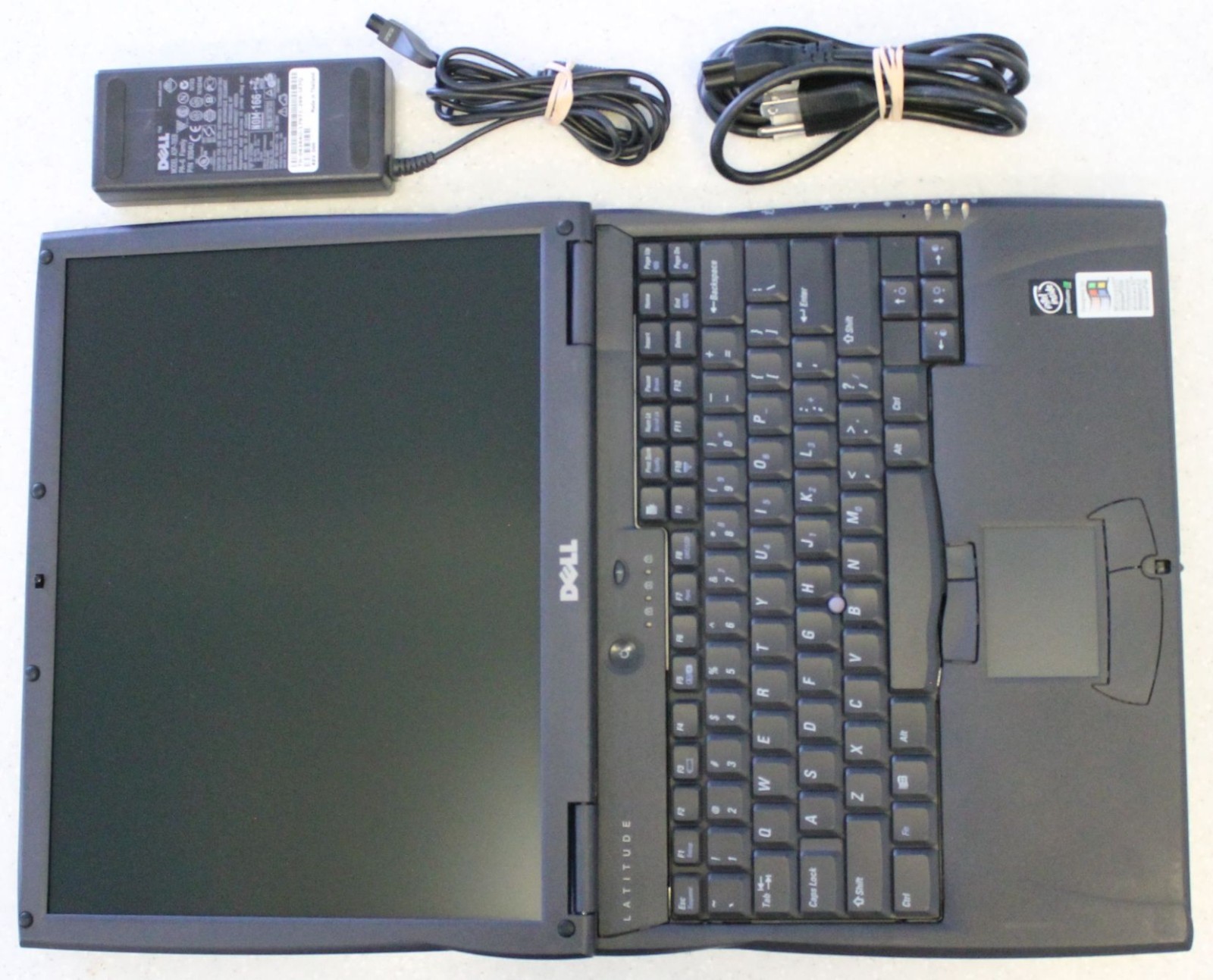 Dell Latitude C600 PP01L Laptop Windows 98se,40GB HD,256MB RAM,CD,Charger