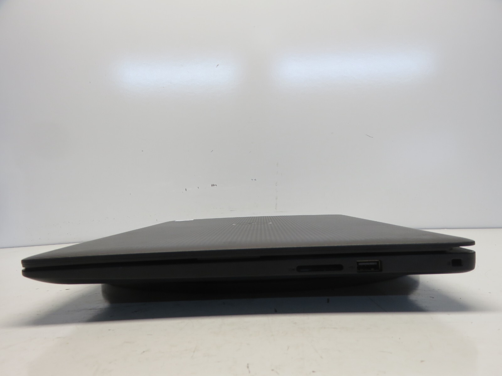 Dell Inspiron 3595 AMD A6-9225 2600MHz 4 GB NO HDD No Batt