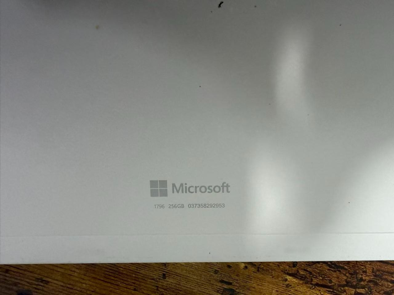 Microsoft Surface Pro 5 13″ Model 1796 128GB – FOR PARTS ONLY