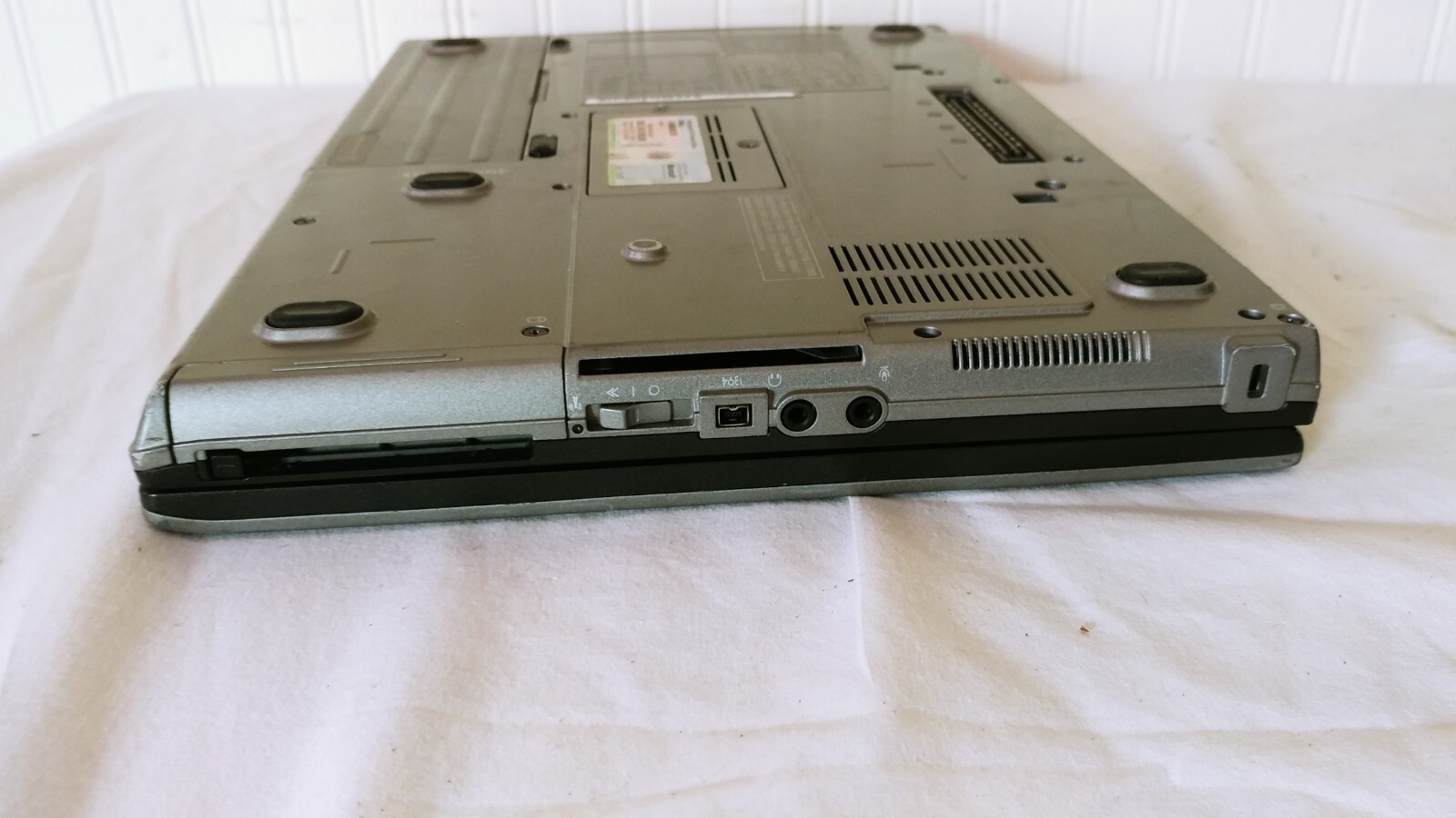 Dell Latitude D620/D630 Retro Laptop Windows XP pro SP3 Serial 320 GB HD 4GB Ram