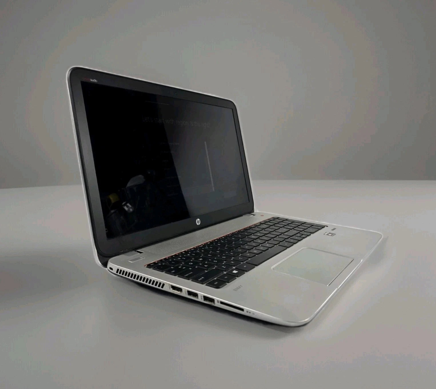 HP ENVY i7-6700HQ CPU TouchSmart 15-q493cl 2.60GHz – 12GB Ram 1TB 15.6 FHD LED