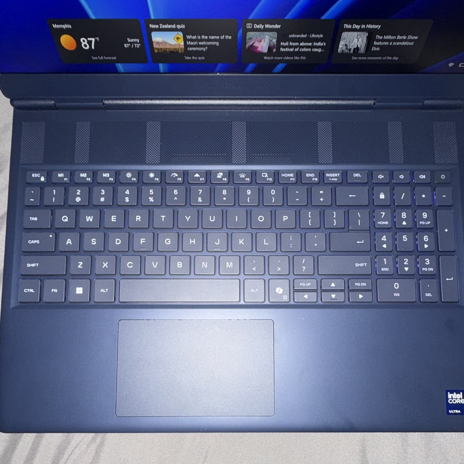 Alienware 16X Aurora 16 in Intel Core Ultra Windows 11 Laptop READ DESCRIPTION