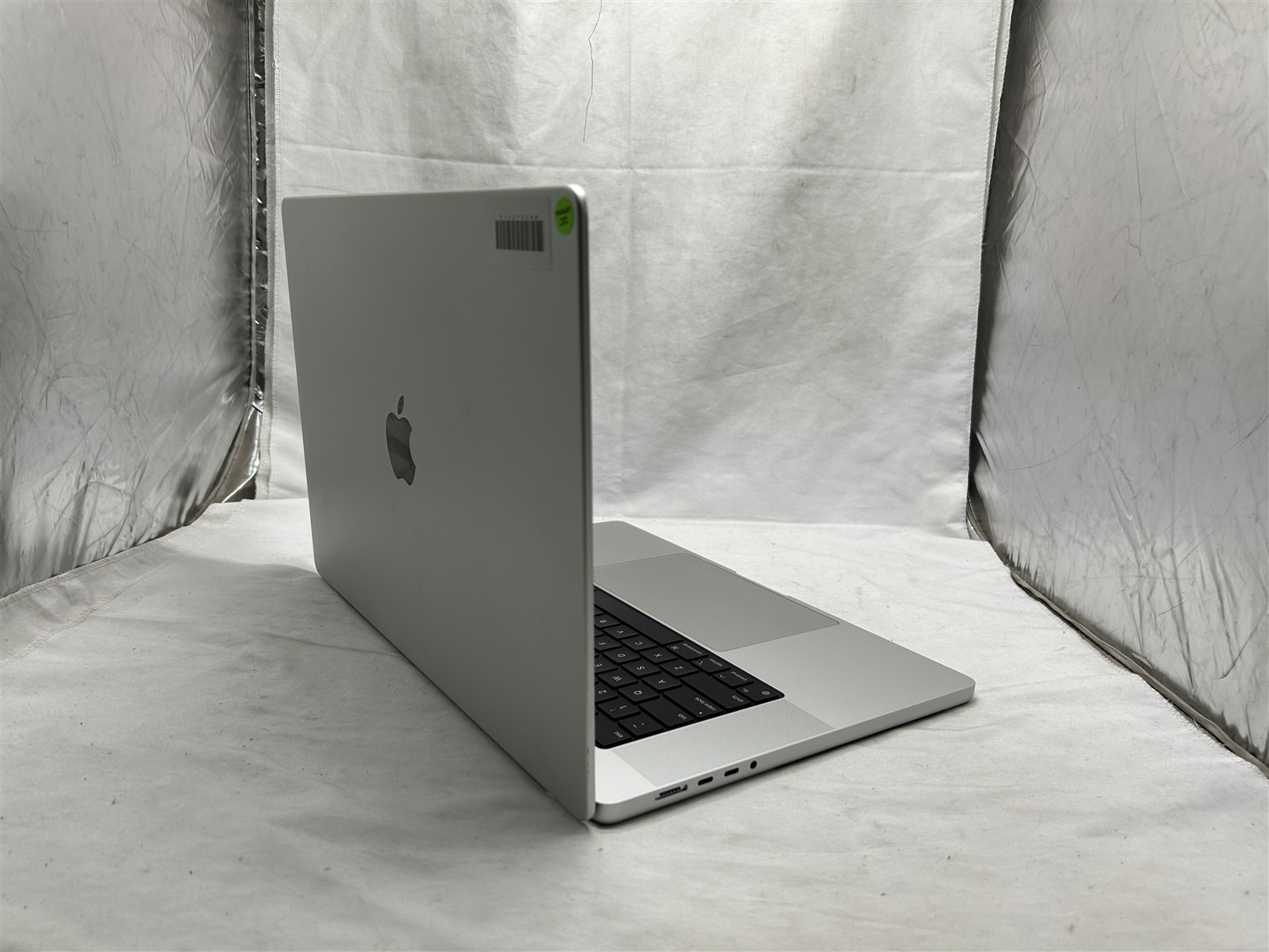 Apple MacBook Pro A2485 Laptop M1 Pro 16GB RAM 512GB SSD Tahoe 26.4.1 No Charger