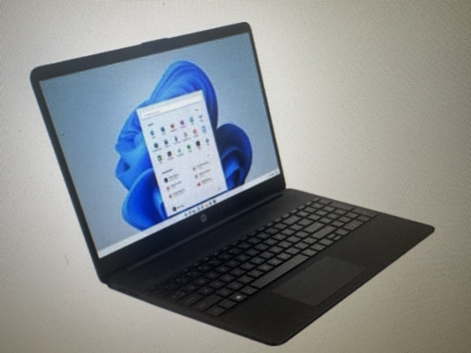 HP 15.6” FHD Micro-Edge – AMD Ryzen 5 5500U 4.0 GHZ – 128GB SSD – 8GB DDR4 Ram..
