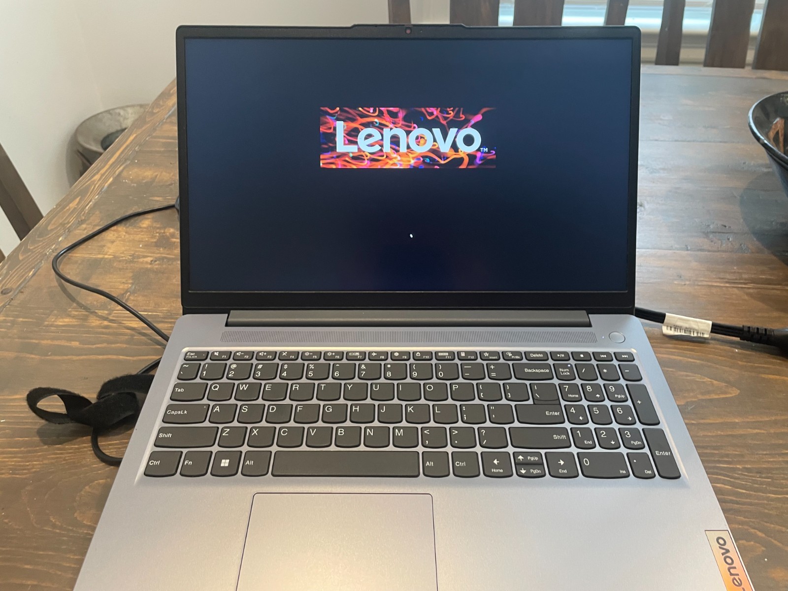 Lenovo IdeaPad slim 3 15ian8