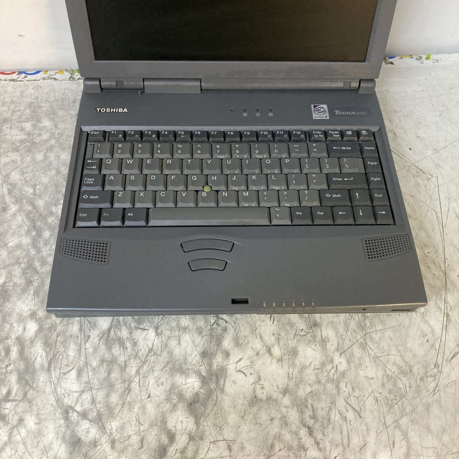 Toshiba Tecra 8000 Unknown CPU no HDD No Power