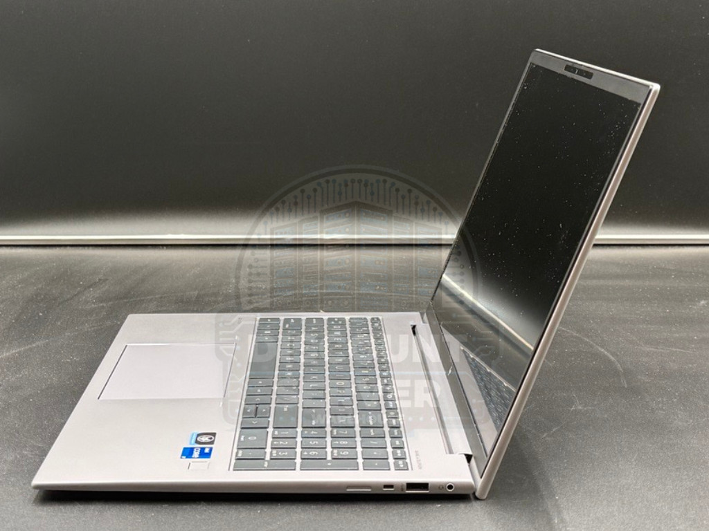 HP ZBook Firefly 16 inch G10 i7-1360P 2.20GHz 32GBRAM 512SSD Win 11 No Charger