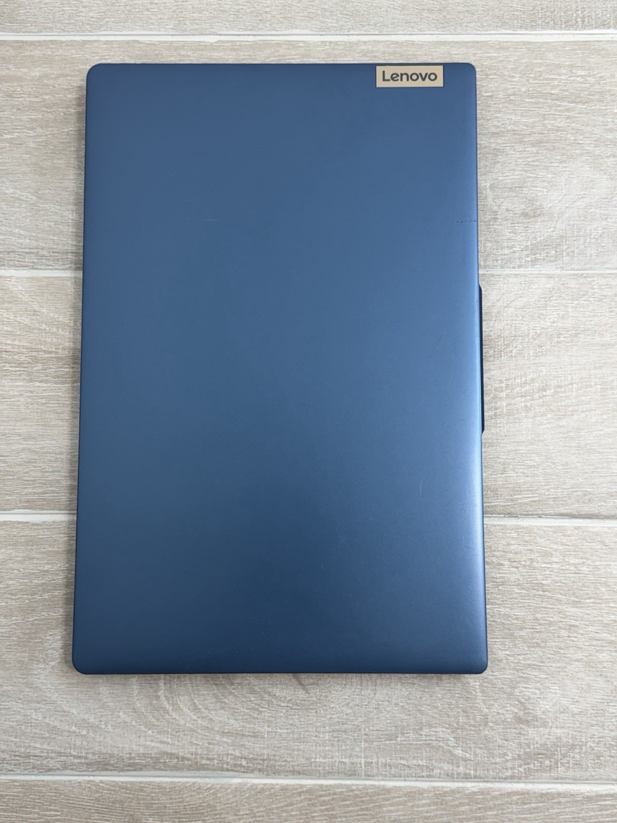 LENOVO IdeaPad Slim 3 15IAN8 15.6″ FHD Core i3-N305 8GB RAM 256GB NVMe Win-11