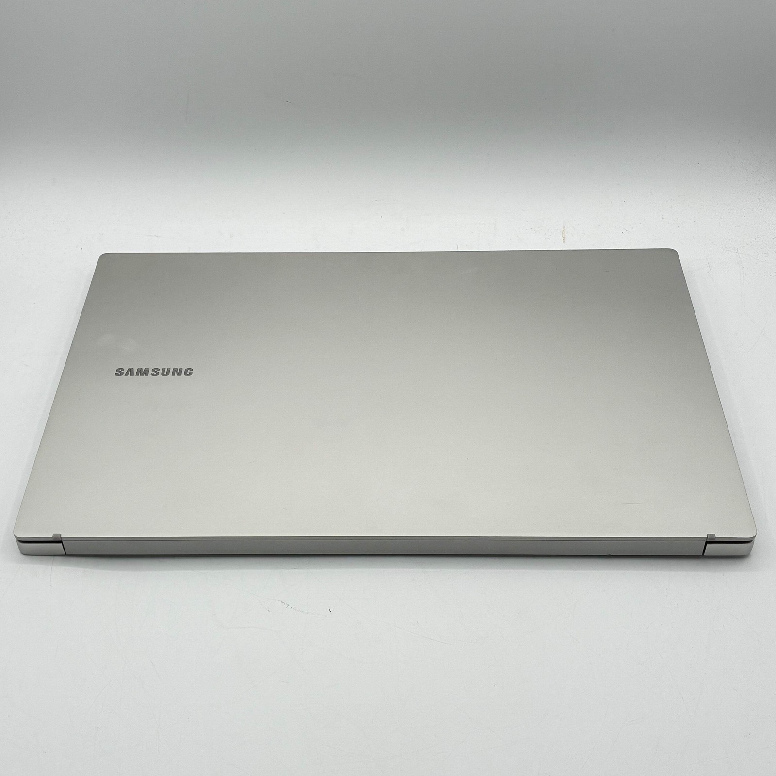 Samsung Galaxy Book NP750TDA 15.6in i5 8GB 256GB Silver