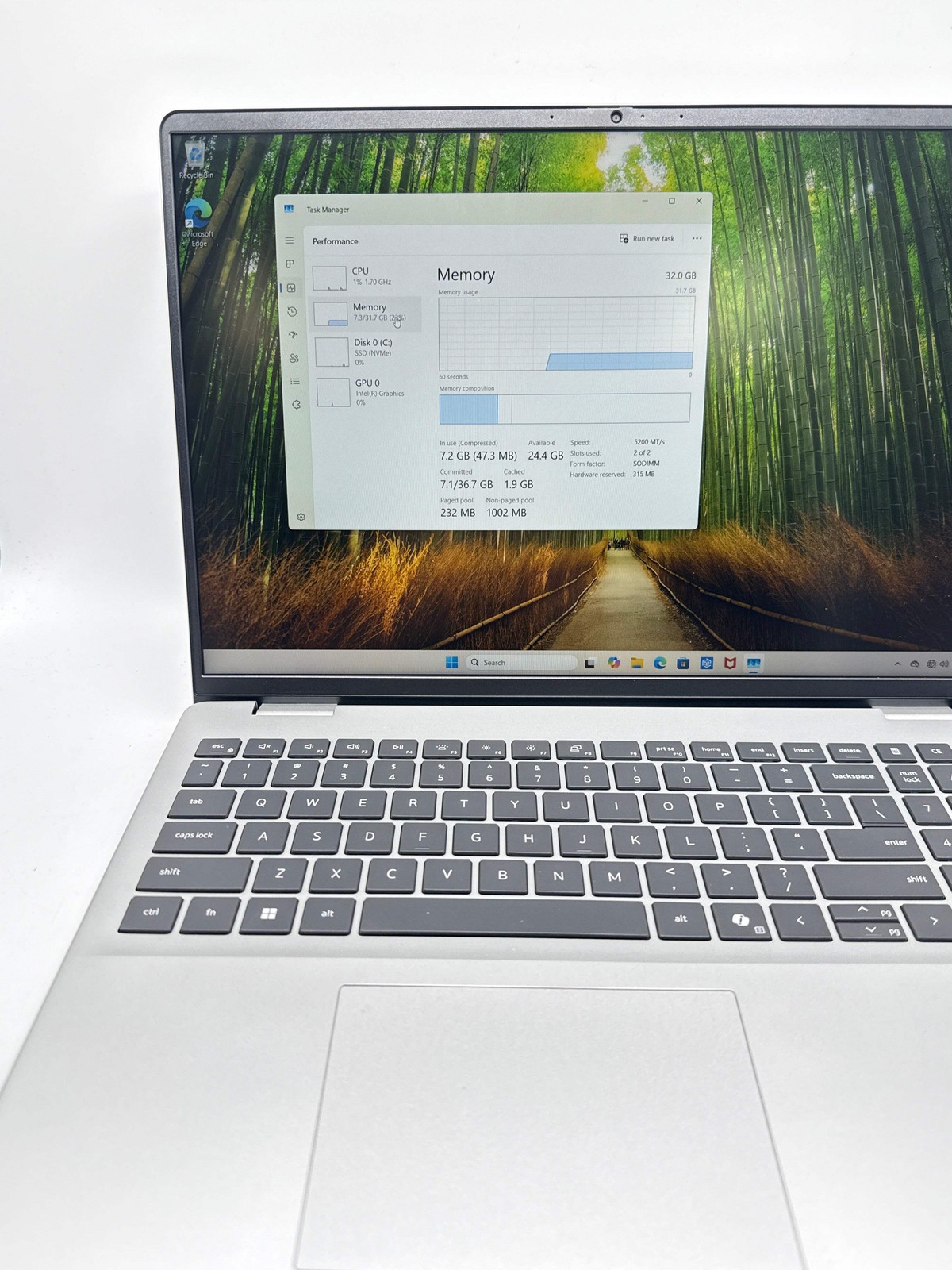 Dell 16 DC16251 16″ Intel Core 7 150U 32GB 1TB SSD – Used