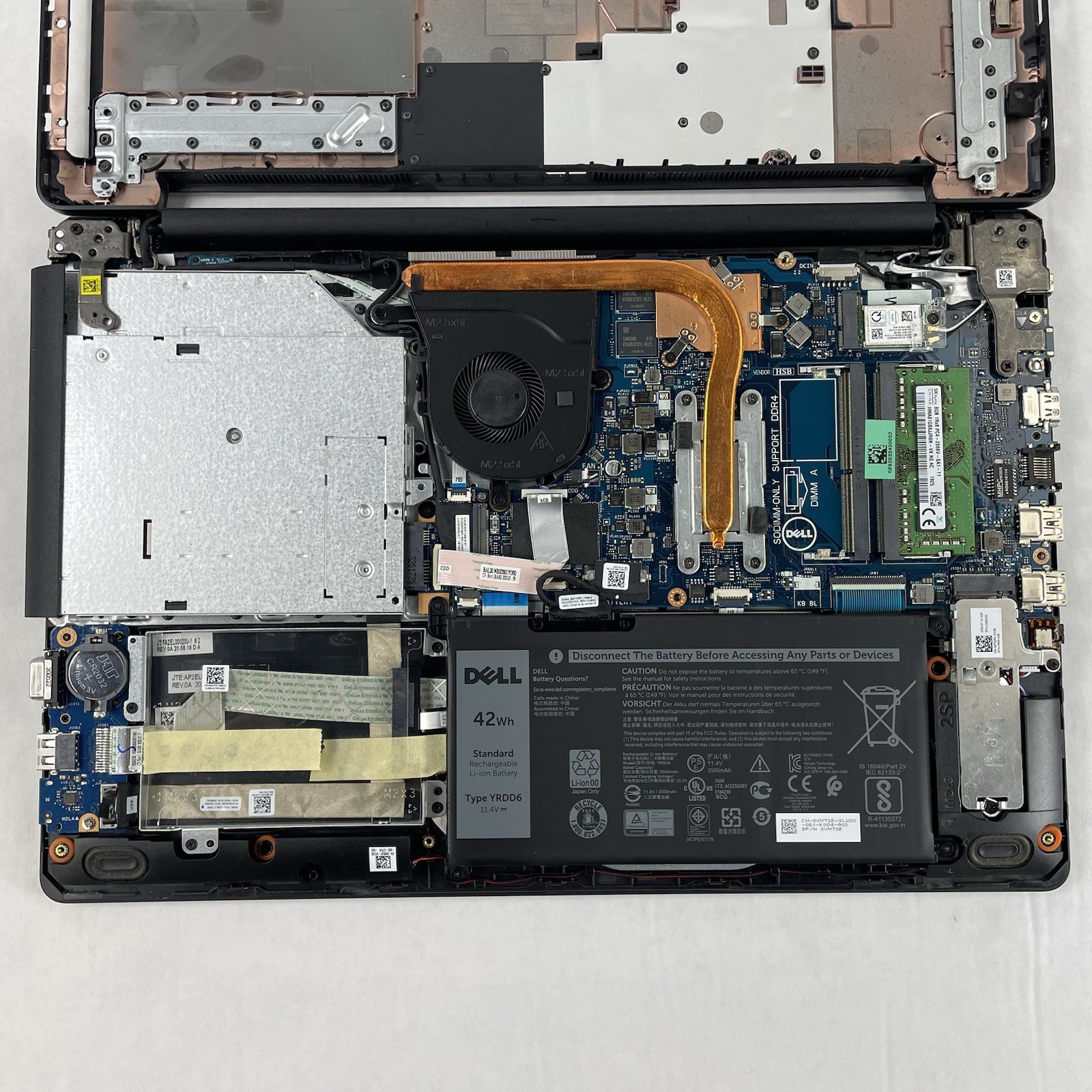 Dell Vostro 3590 15.6″ i7-10510U 4.30 GHz 8 GB RAM No SSD No OS No AC
