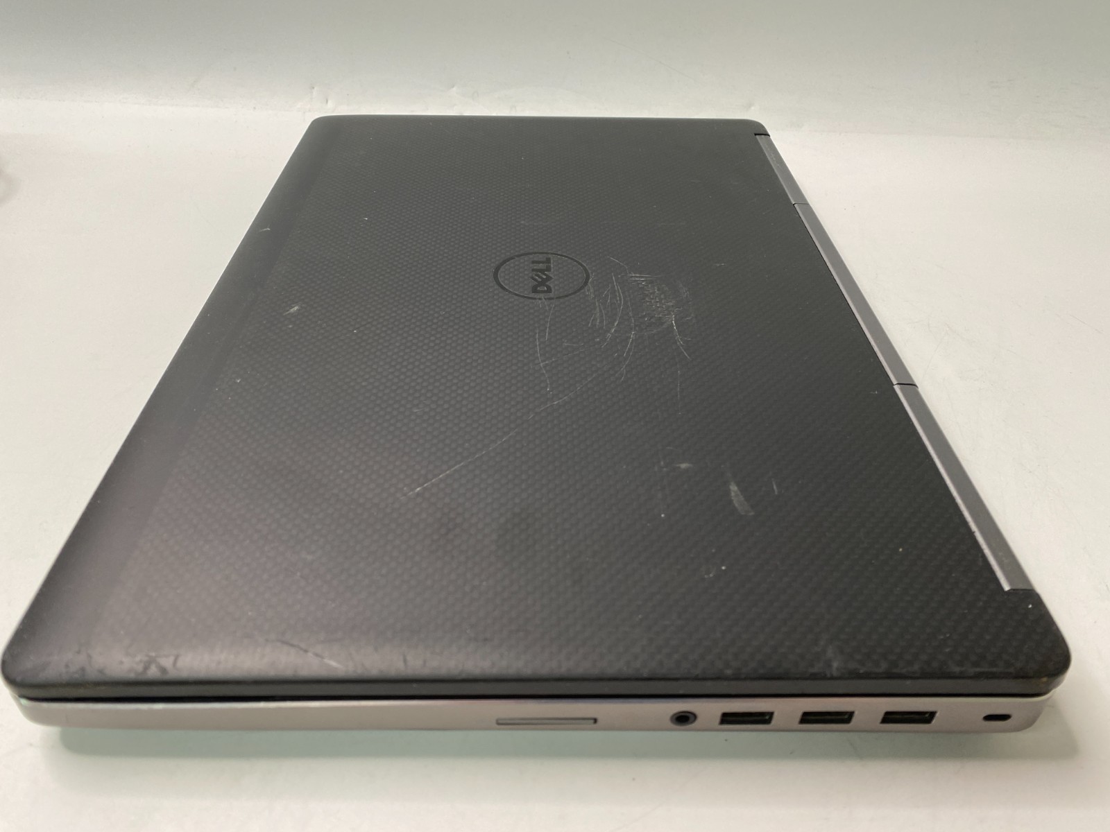 Dell Precision 7520 Xeon E3-1505Mv6 32GB DDR4 1TB SSD Quadro M2200 Win11P – Wear