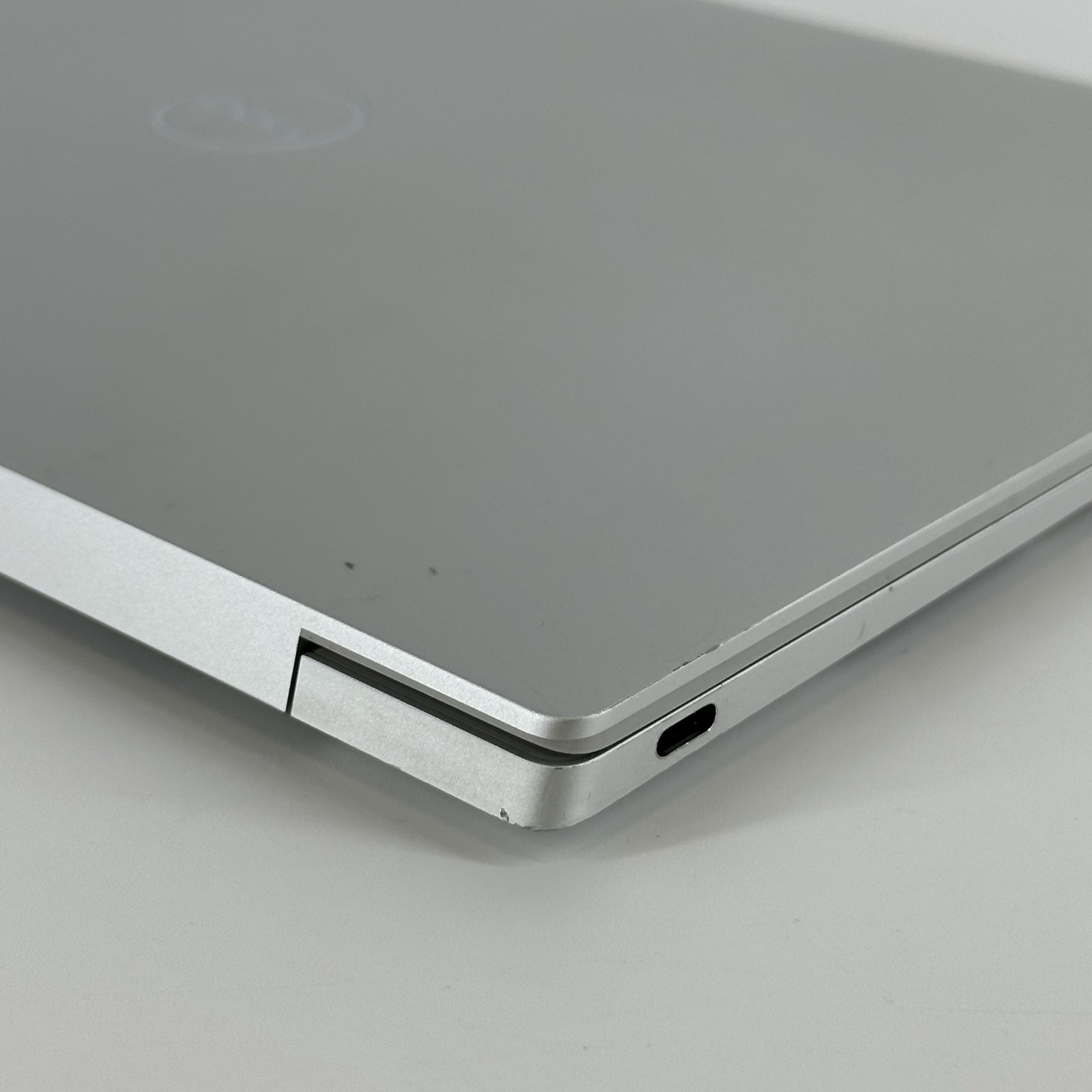 Dell XPS 13 Plus 9320 3.5K NON-TOUCH 1.8 GHz i7-1280P 16GB 512GB SSD Good
