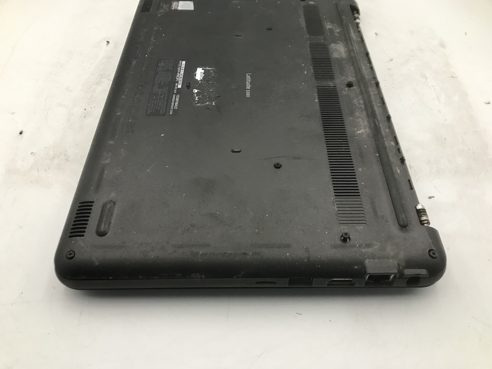 DELL LATITUDE 3380 – FOR PARTS/BAD LCD – INTEL CELERON – NO RAM – READ DESC – BB
