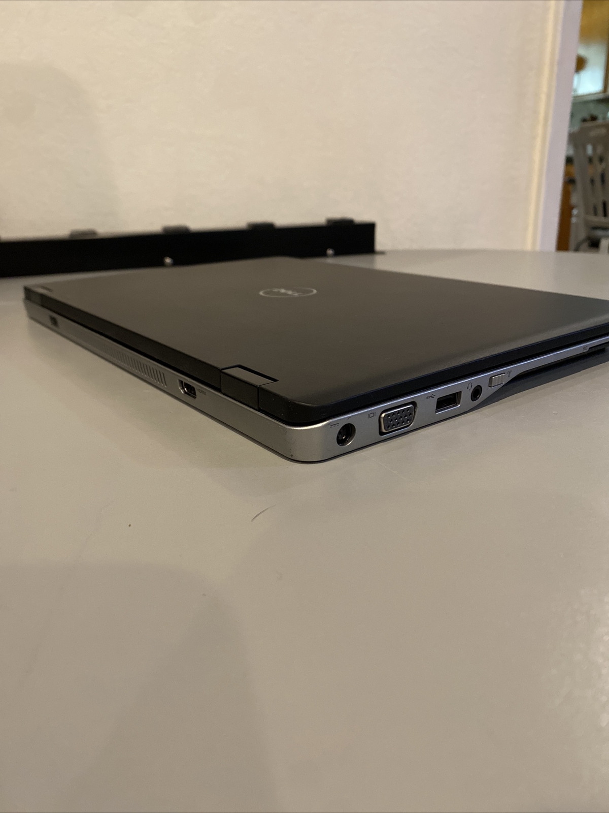 Dell Latitude E6430U i7 No Video. Sold as not working for parts.