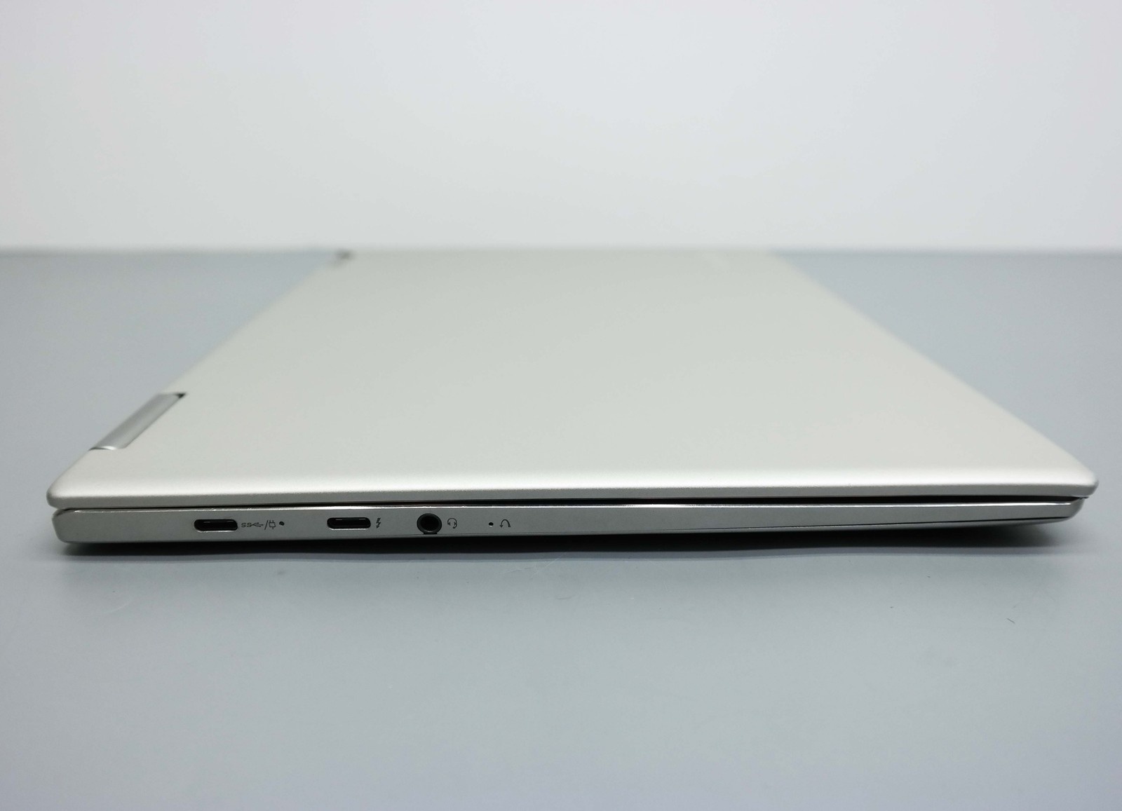 Lenovo Yoga 720 13.3″ Core i5-7200U 8GB 256GB SSD Silver